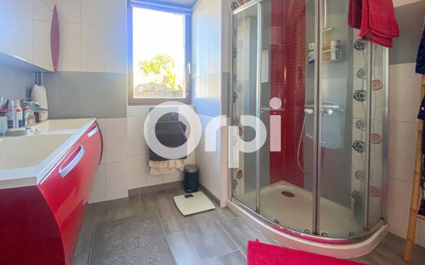 Maison à vendre    9 pièces •  Distré