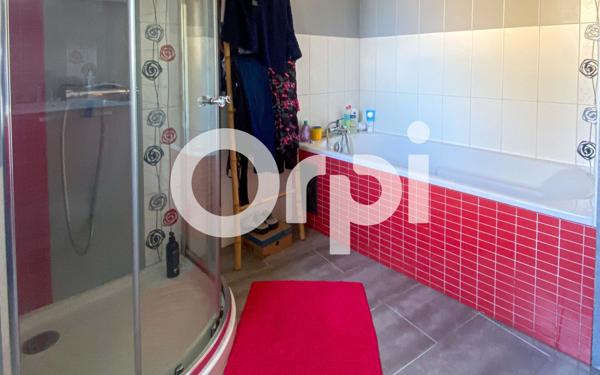 Maison à vendre    9 pièces •  Distré