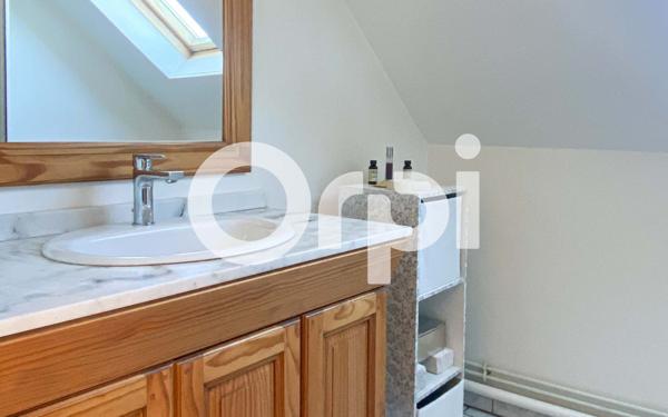 Maison à vendre    9 pièces •  Distré