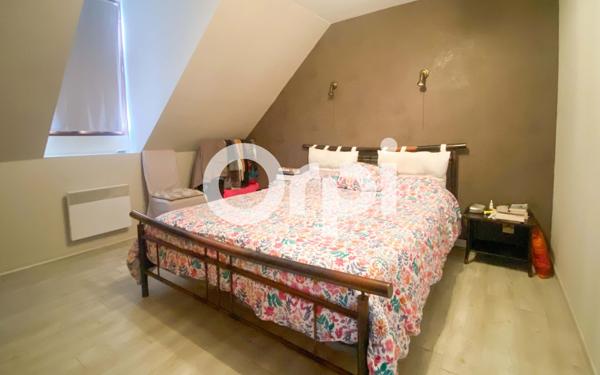 Maison à vendre    9 pièces •  Distré