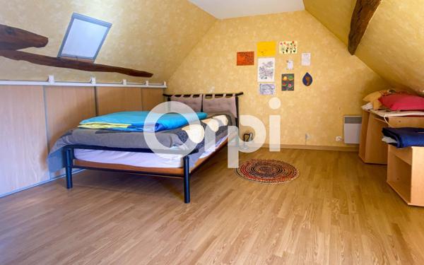 Maison à vendre    9 pièces •  Distré