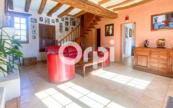 Maison à vendre    9 pièces •  Distré