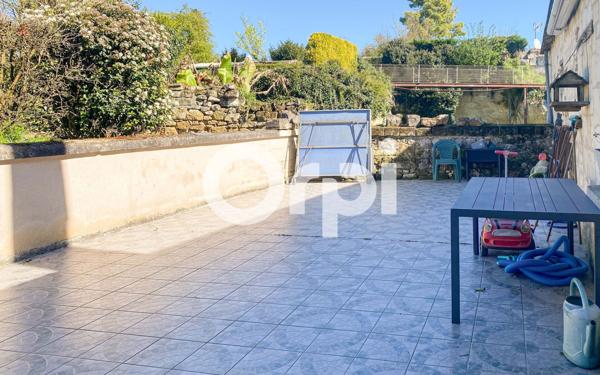 Maison à vendre    9 pièces •  Distré