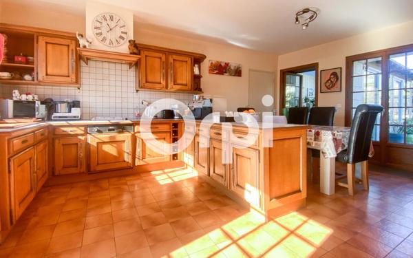 Maison à vendre    9 pièces •  Distré