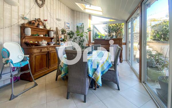 Maison à vendre    9 pièces •  Distré