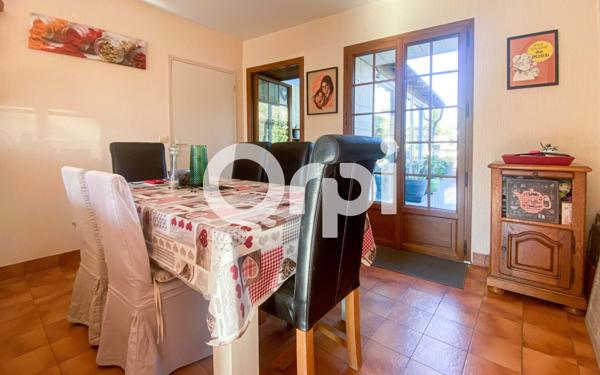 Maison à vendre    9 pièces •  Distré