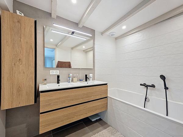 Maison 5 chambres sur 561 m²