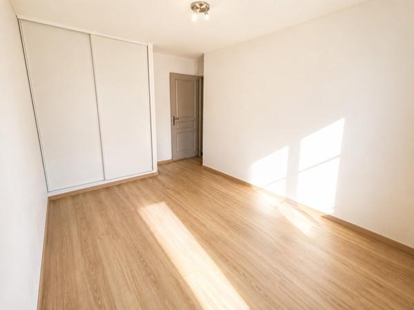 Maison 99 000 € Graulhet 3 p 66 m² DPE D