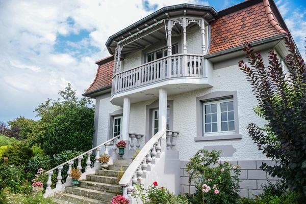 Rixheim, Exclusivité, magnifique maison de maître de 245 m2, entièrement rénovée, sur un parc de 1600 m2