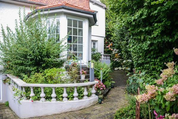 Rixheim, Exclusivité, magnifique maison de maître de 245 m2, entièrement rénovée, sur un parc de 1600 m2