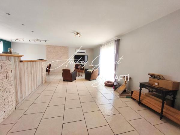 ? Saint-Cyr – Maison familiale avec piscine sur plus de 1200 m² de terrain