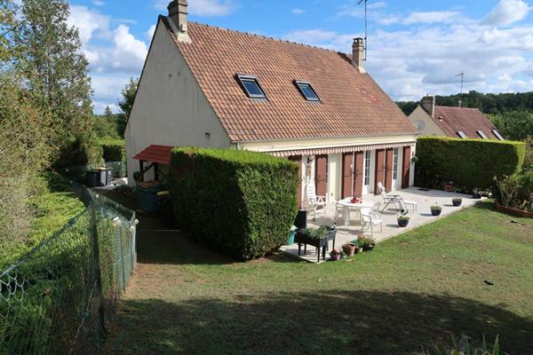 PAVILLON INDIVIDUEL ELEVE SUR SOUS -SOL TOTAL AVEC ACCES VOITURES