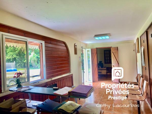 Maison à rénover sur 6000 M² de terrain constructible - Pointe Noire