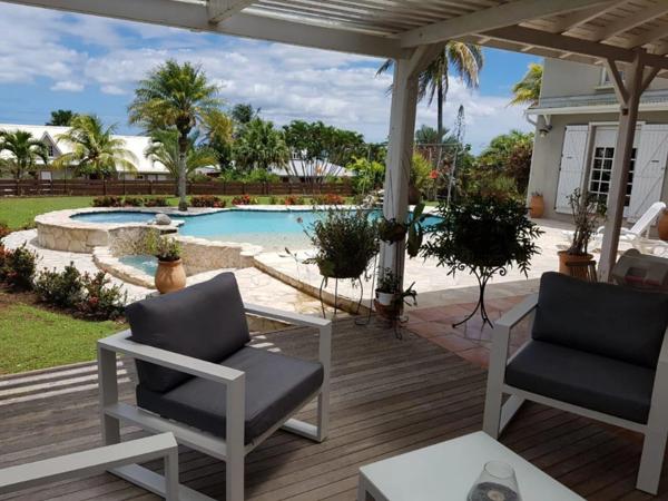 Superbe propriété VUE MER P6 de 282 m² avec piscine, terrain de 2174 m²