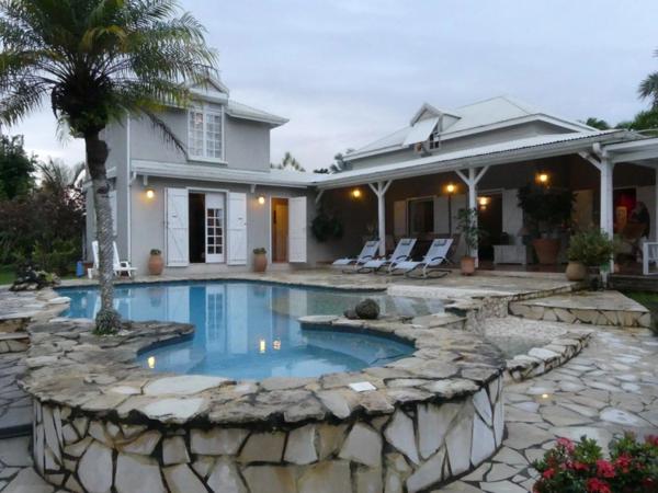 Superbe propriété VUE MER P6 de 282 m² avec piscine, terrain de 2174 m²