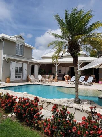 Superbe propriété VUE MER P6 de 282 m² avec piscine, terrain de 2174 m²