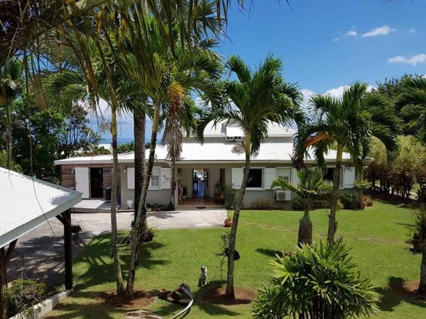 Superbe propriété VUE MER P6 de 282 m² avec piscine, terrain de 2174 m²