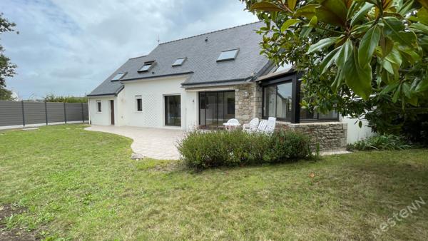 ERDEVEN - Maison familiale à quelques pas du bourg