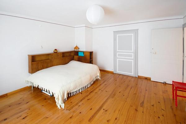 Belle maison de caractère à Lexy, 208m2 + véranda 55m2 + grenier aménageable de 75m2 , terrain plus de 6 ares, garage