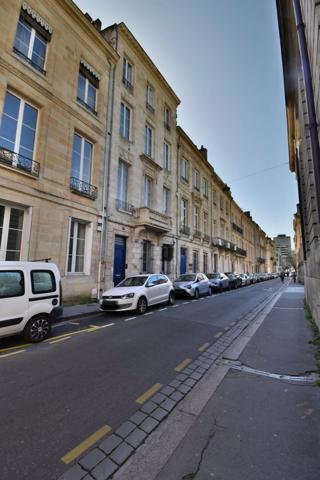 BORDEAUX HÔTEL DE VILLE - AU CALME SANS VIS À VIS !