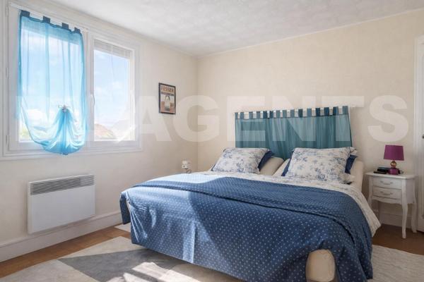 Rare sur le secteur – Maison de ville avec jardin et garage en plein cœur de Saint-Pierre-sur-Dives