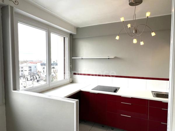 Appartement à vendre T2 ORLEANS proche gare, 42 m2, une chambre.