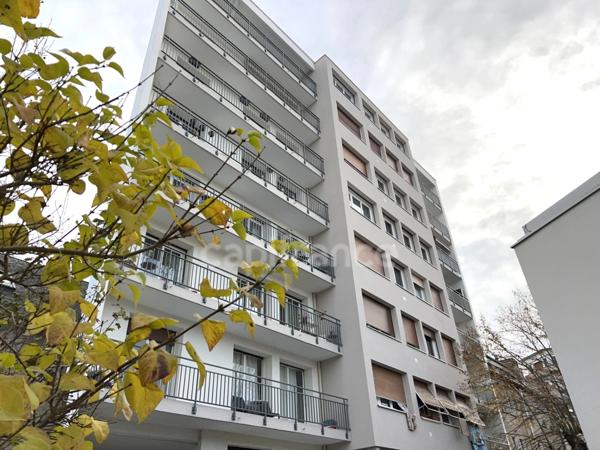 Appartement à vendre T2 ORLEANS proche gare, 42 m2, une chambre.