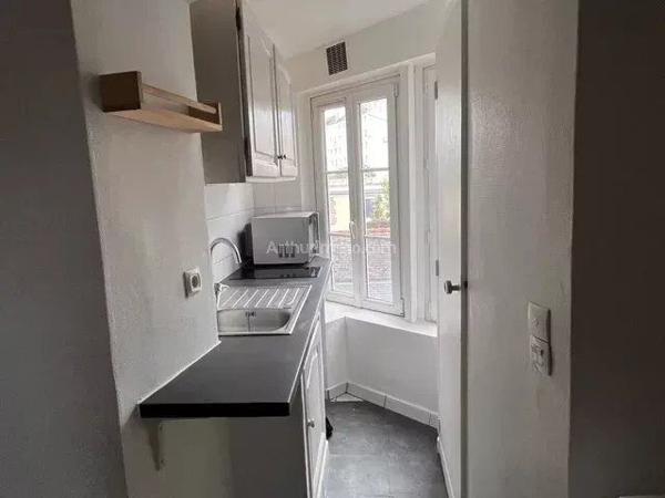 Vente                                                      Appartement
                        
                     1 pièces                      25 m2                     à Rennes