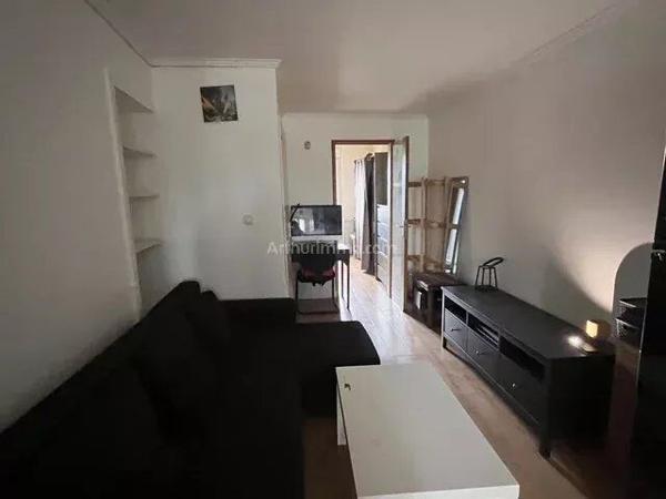 Vente                                                      Appartement
                        
                     1 pièces                      25 m2                     à Rennes