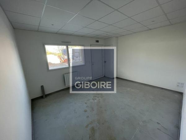 Local d'activites 150 m² à louer PONT PEAN (réf : 35.6920)