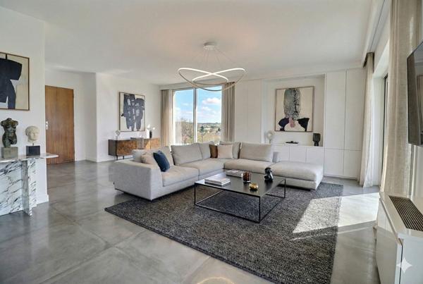 Rare à la vente magnifique T4 avec 130 m2 d'extérieur à ciel ouvert