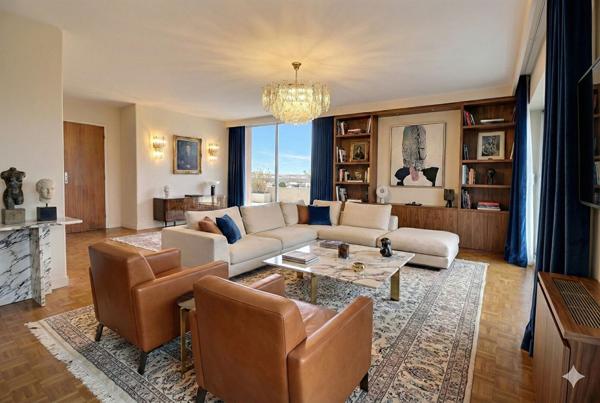 Rare à la vente magnifique T4 avec 130 m2 d'extérieur à ciel ouvert
