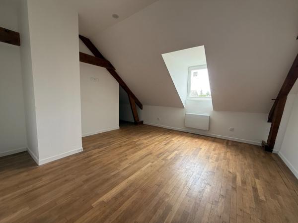 Maison à louer 5 pièces LES ROSIERS SUR LOIRE (49)