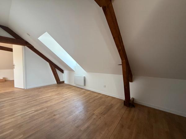 Maison à louer 5 pièces LES ROSIERS SUR LOIRE (49)