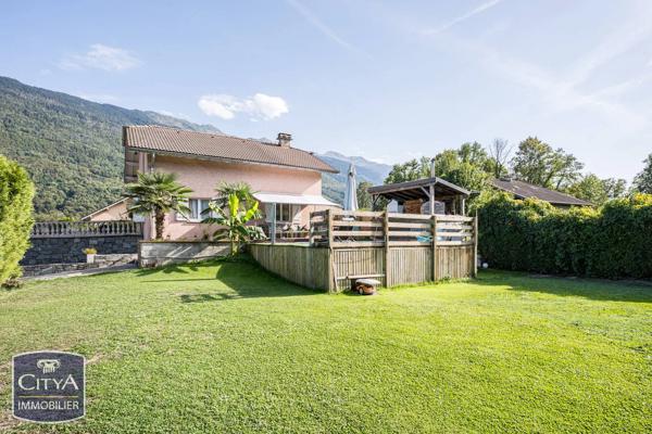 Maison à vendre 5 pièces 218.9m² Gilly-sur-Isère (73200)