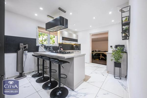Maison à vendre 5 pièces 218.9m² Gilly-sur-Isère (73200)