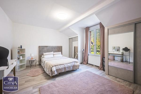 Maison à vendre 5 pièces 218.9m² Gilly-sur-Isère (73200)