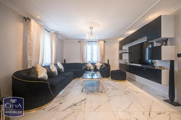 Maison à vendre 5 pièces 218.9m² Gilly-sur-Isère (73200)