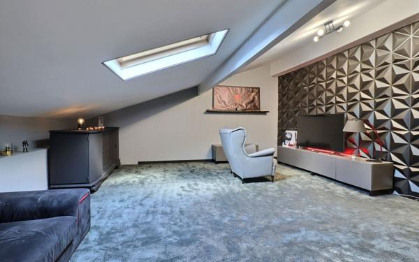 Appartement à vendre    2 pièces • 210 m2 Ham-sous-Varsberg