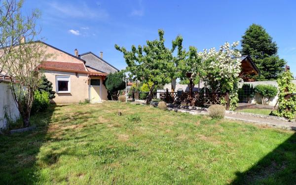 Appartement à vendre    2 pièces • 210 m2 Ham-sous-Varsberg