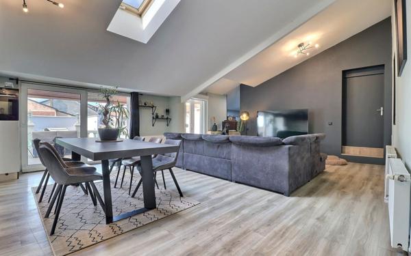 Appartement à vendre    2 pièces • 210 m2 Ham-sous-Varsberg