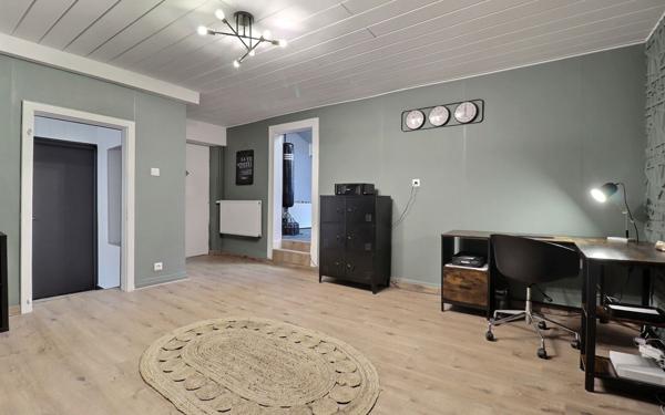 Appartement à vendre    2 pièces • 210 m2 Ham-sous-Varsberg