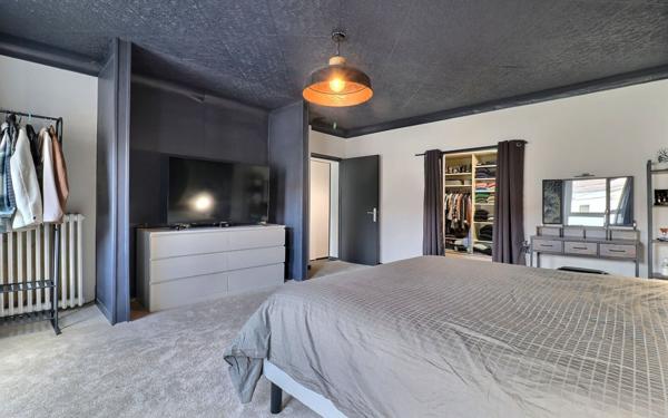 Appartement à vendre    2 pièces • 210 m2 Ham-sous-Varsberg