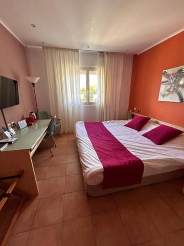 FLEURANCE (32) - Hotel-Restaurant murs et fonds avec logement de fonction