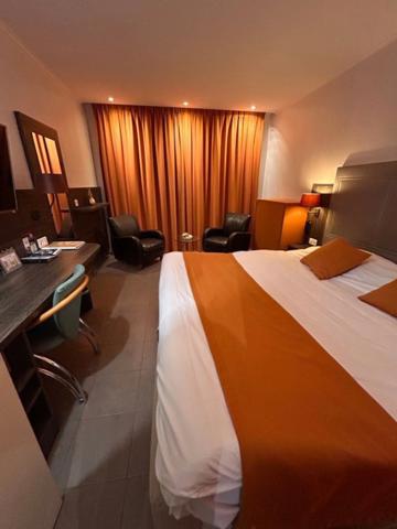 FLEURANCE (32) - Hotel-Restaurant murs et fonds avec logement de fonction
