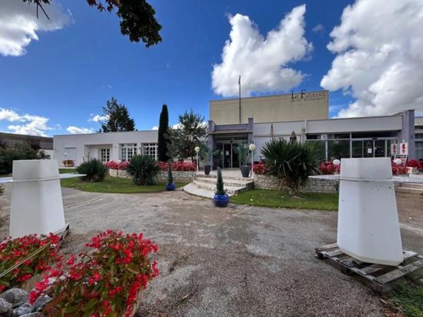 FLEURANCE (32) - Hotel-Restaurant murs et fonds avec logement de fonction