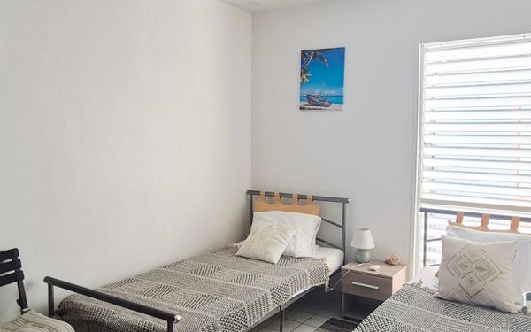 Appartement à louer    4 pièces •  Sainte-Rose