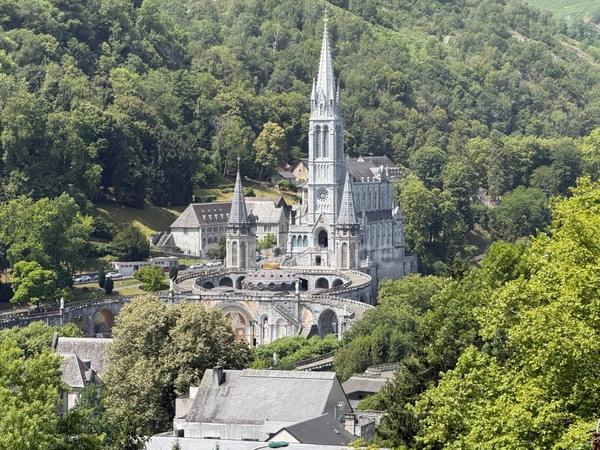 Appartement avec parkings et vue imprenable