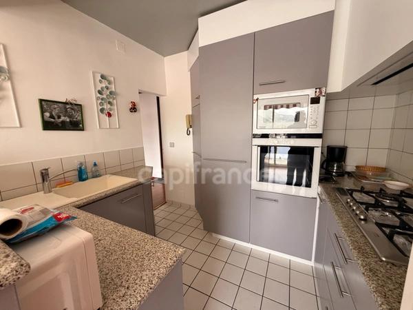 Appartement avec parkings et vue imprenable