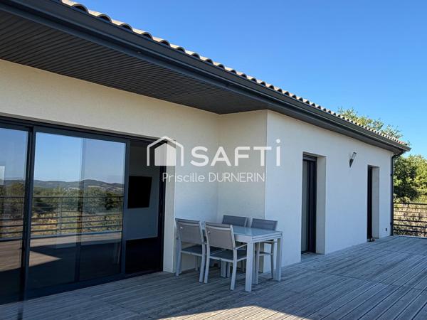 Maison de plain-pied - Vue - Terrain - Garage